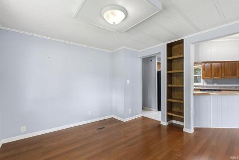 1047 E Smith Street Warsaw IN 46580