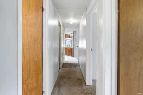 1047 E Smith Street Warsaw IN 46580