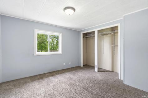 1047 E Smith Street Warsaw IN 46580