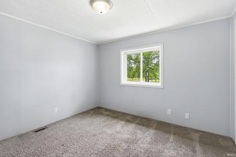1047 E Smith Street Warsaw IN 46580