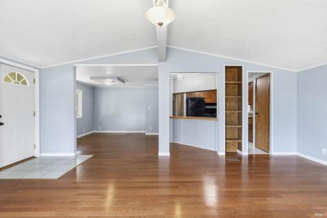 1047 E Smith Street Warsaw IN 46580