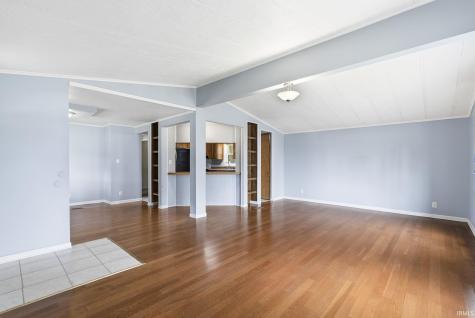 1047 E Smith Street Warsaw IN 46580