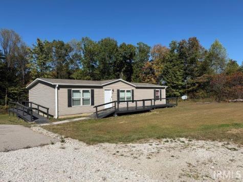 8205 E Sycamore Road Bloomfield IN 47424