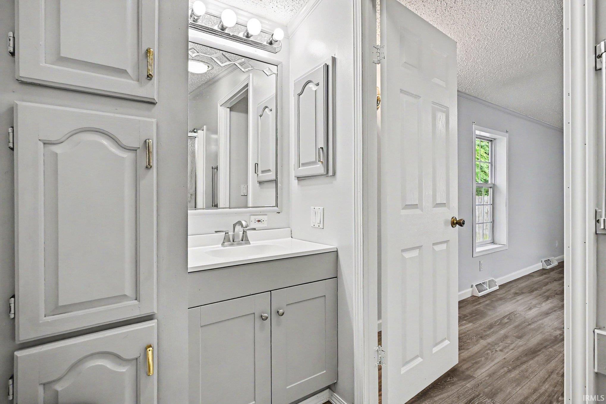 1549 Sedgewick Court Elkhart IN 46516