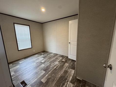 9123 E Pine Road Bloomfield IN 47424
