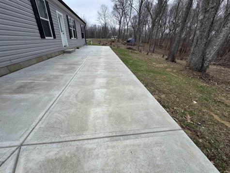 9123 E Pine Road Bloomfield IN 47424