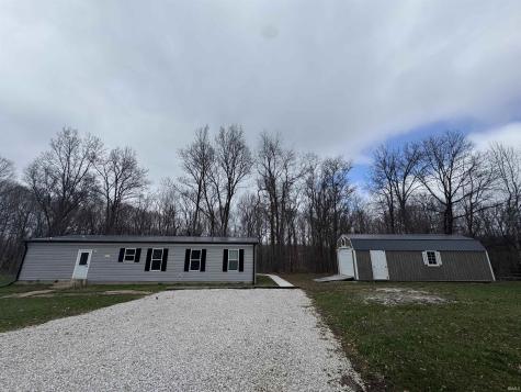 9123 E Pine Road Bloomfield IN 47424