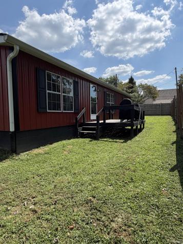 438 W Davis Street Bloomfield IN 47424
