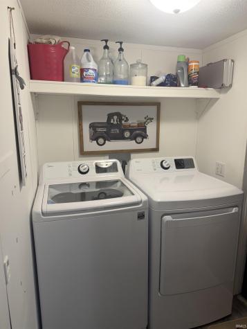 438 W Davis Street Bloomfield IN 47424