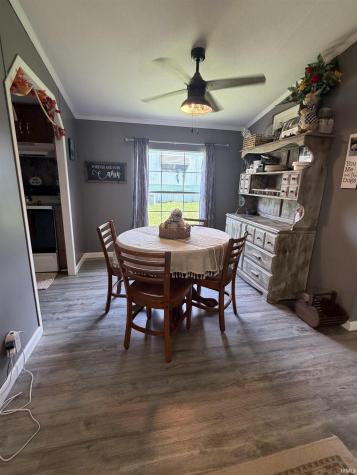 438 W Davis Street Bloomfield IN 47424
