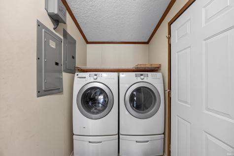 7516 S County Road 100 W Clay City IN 47841