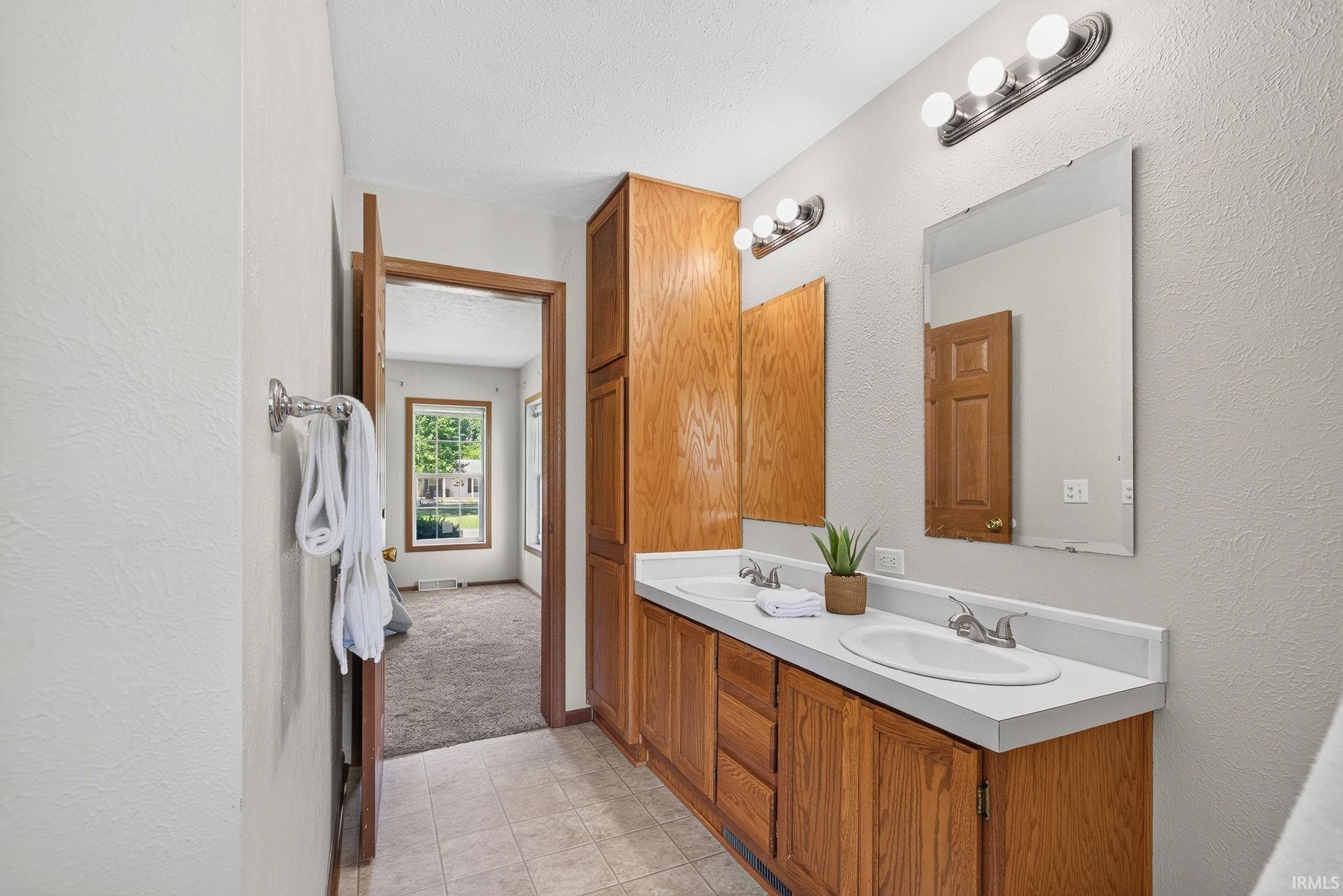 1770 N Vicky Lane Warsaw IN 46582