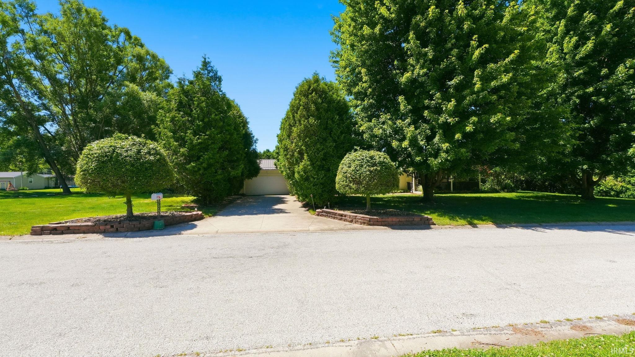 1495 E Dove Lane Milford IN 46542