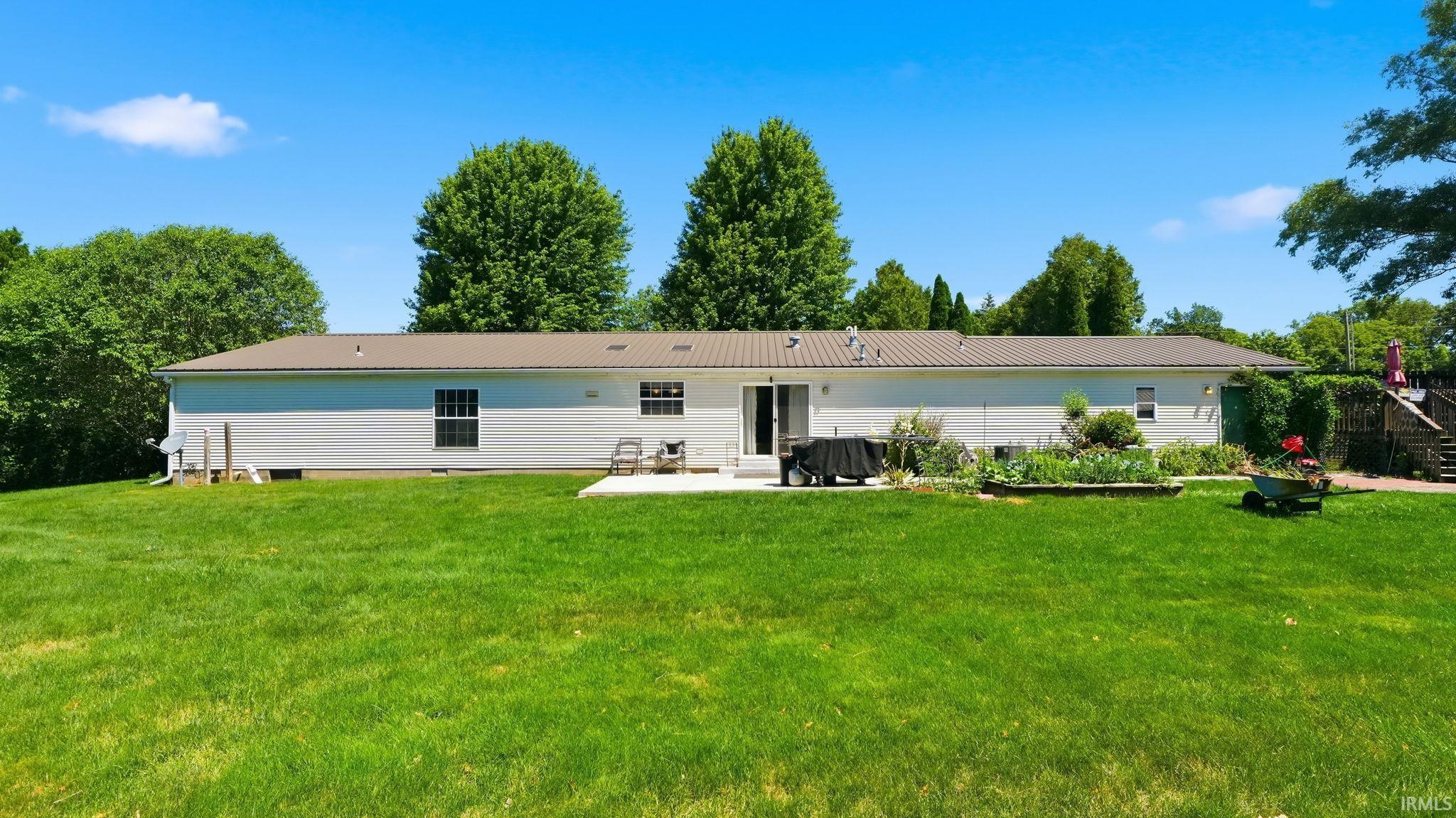 1495 E Dove Lane Milford IN 46542