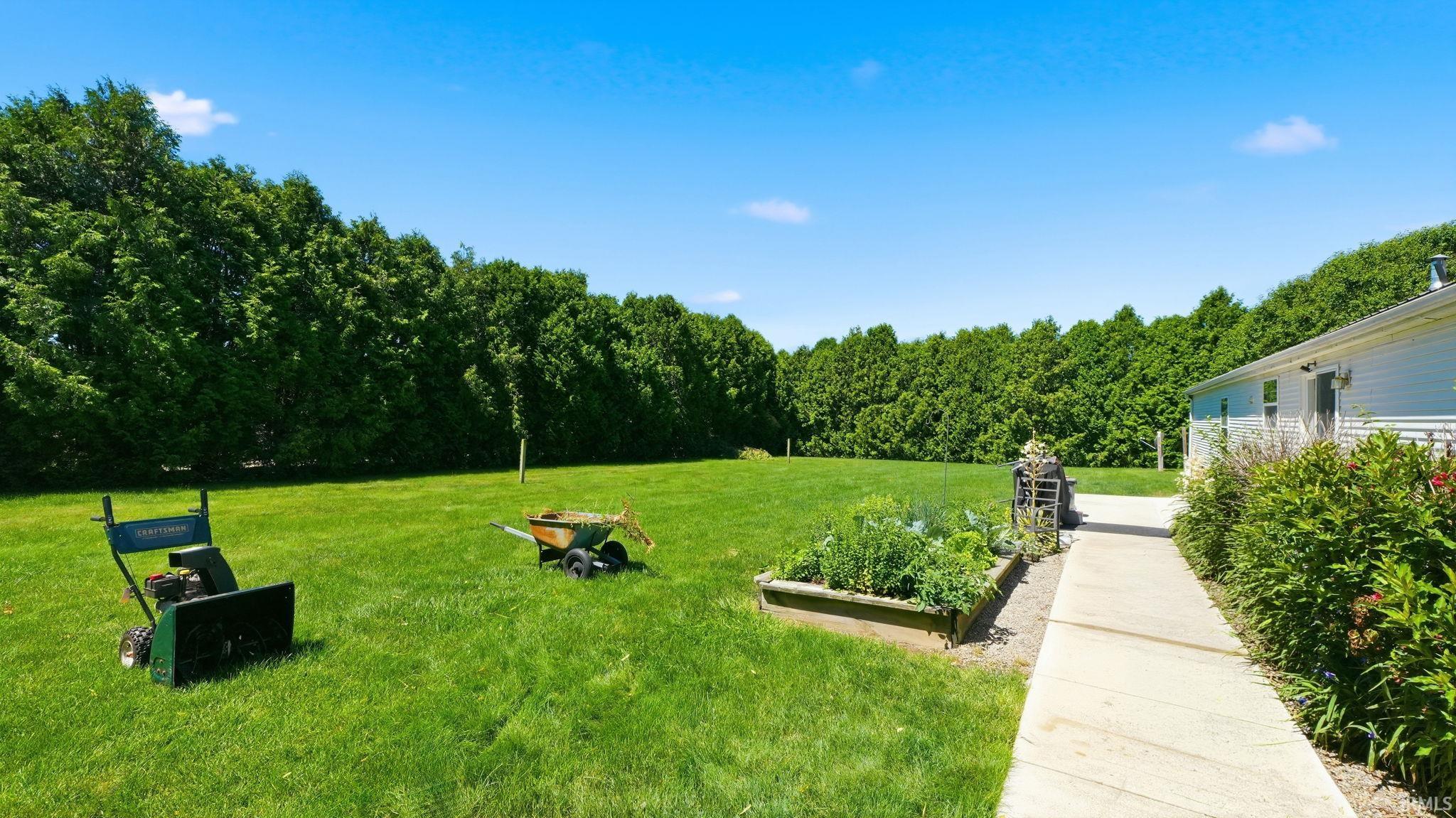 1495 E Dove Lane Milford IN 46542