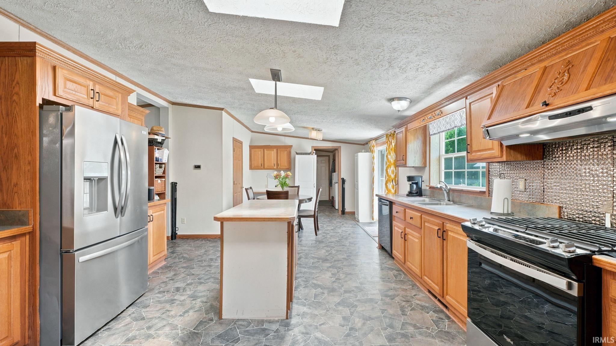 1495 E Dove Lane Milford IN 46542