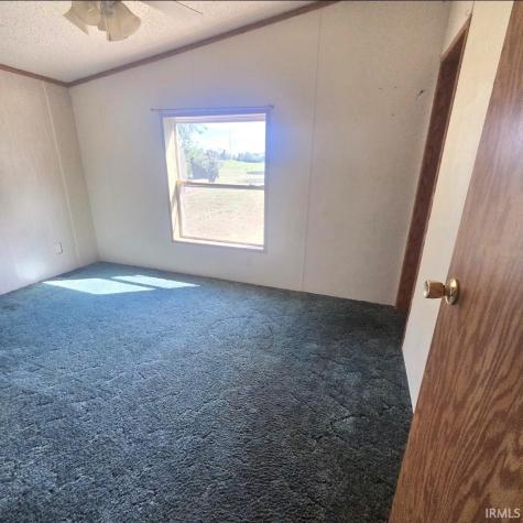 7472 S 1050 W Road Owensville IN 47665