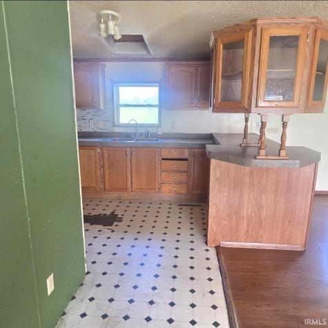 7472 S 1050 W Road Owensville IN 47665