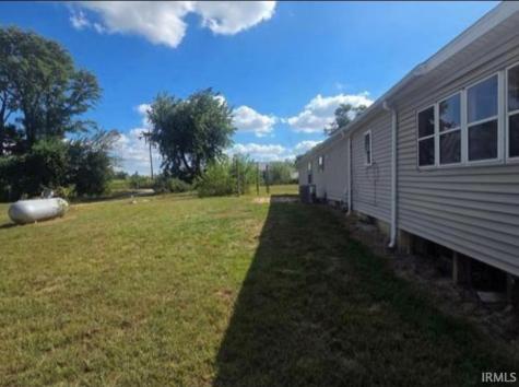7472 S 1050 W Road Owensville IN 47665