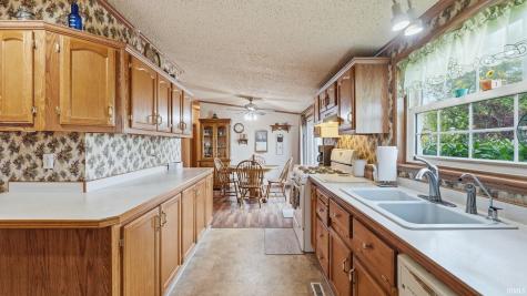 2728 E Evergreen Drive Warsaw IN 46582