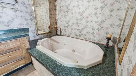 2728 E Evergreen Drive Warsaw IN 46582