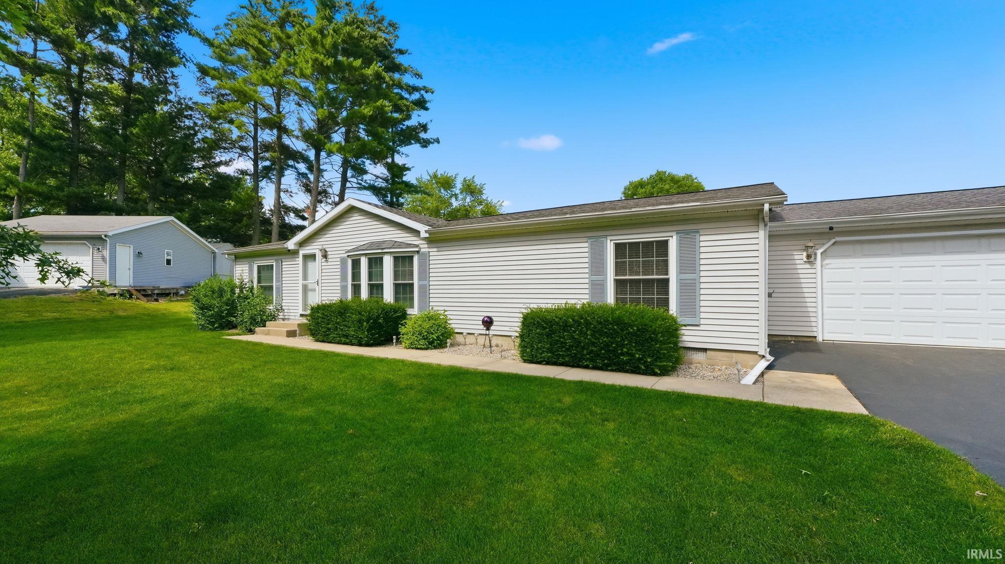 2728 E Evergreen Drive Warsaw IN 46582