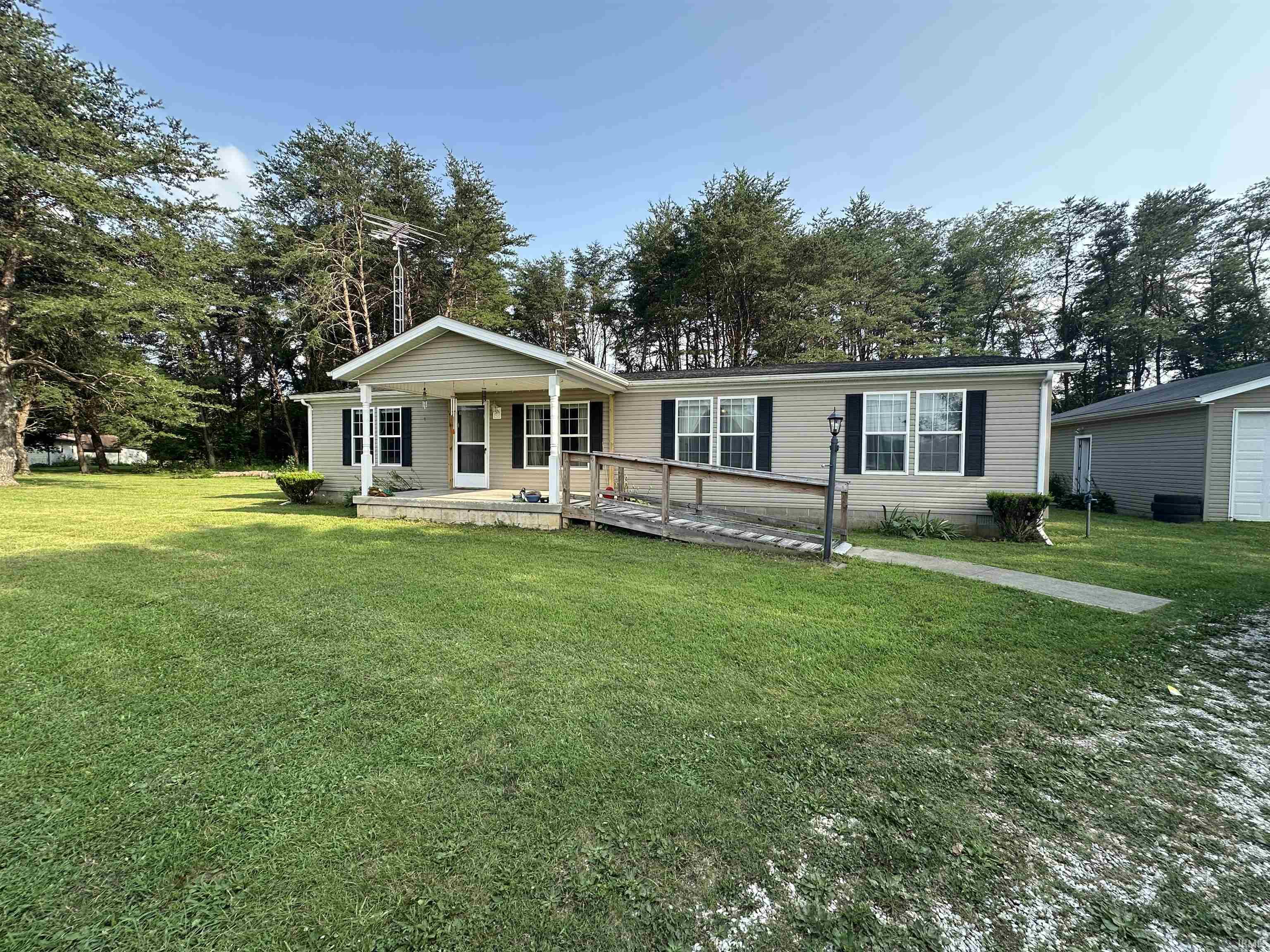 6122 State Road 60 W Road Mitchell IN 47446