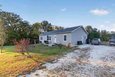 1986 E Hunter Hill Road Attica IN 47918
