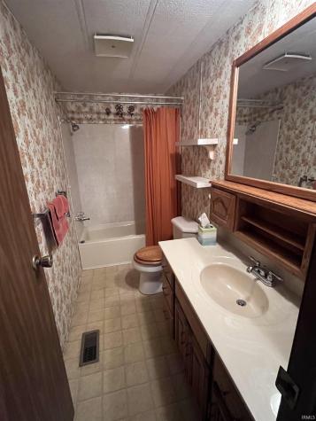 1870 E 100 N Road Washington IN 47501