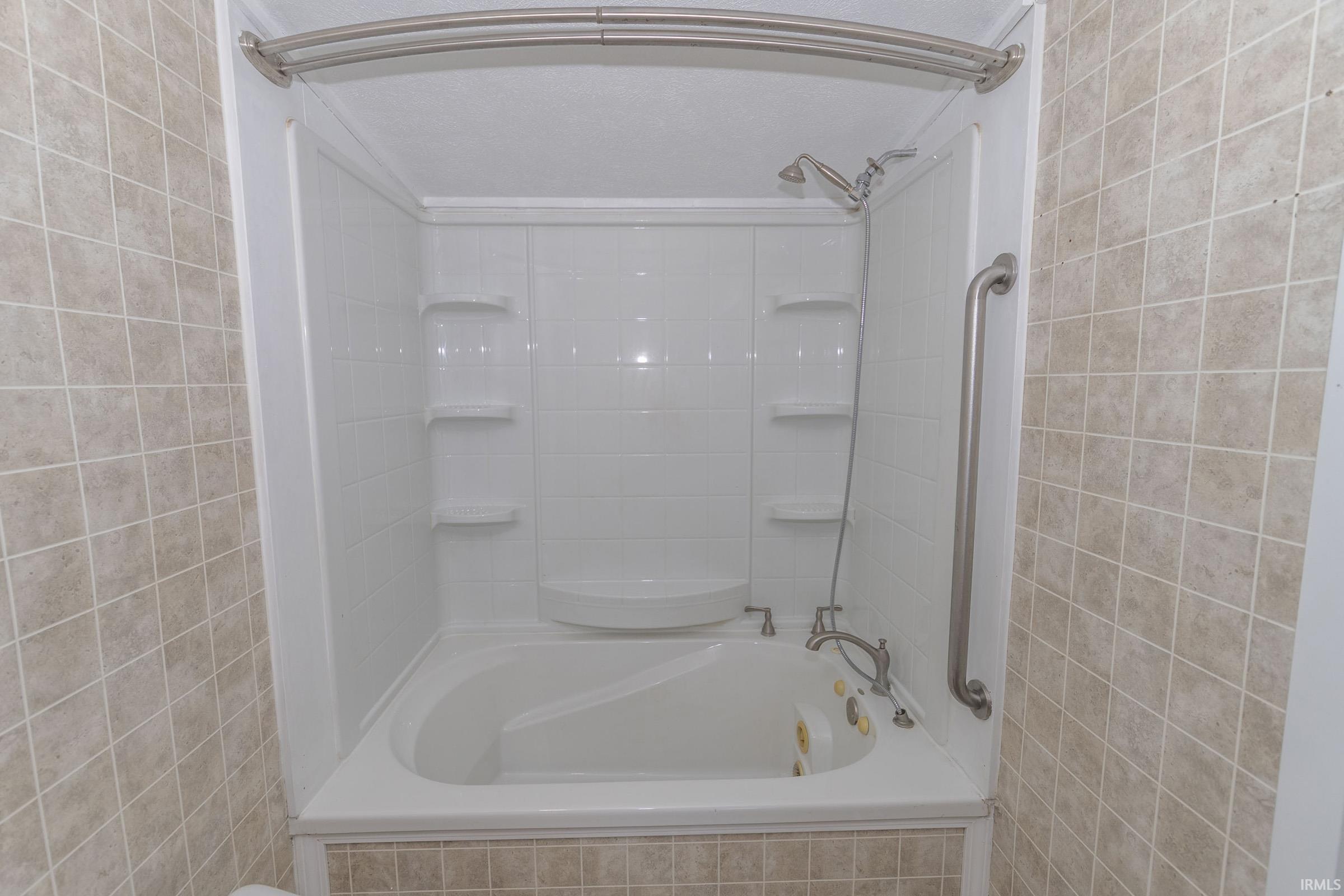 30343 Wolf Avenue Elkhart IN 46516
