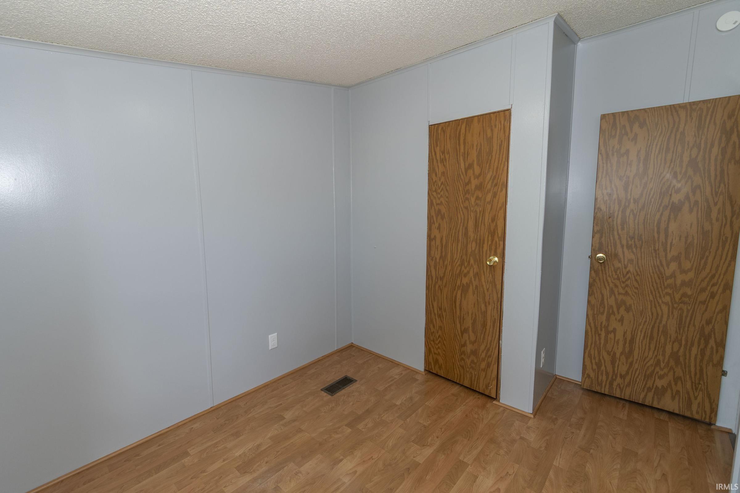 30343 Wolf Avenue Elkhart IN 46516