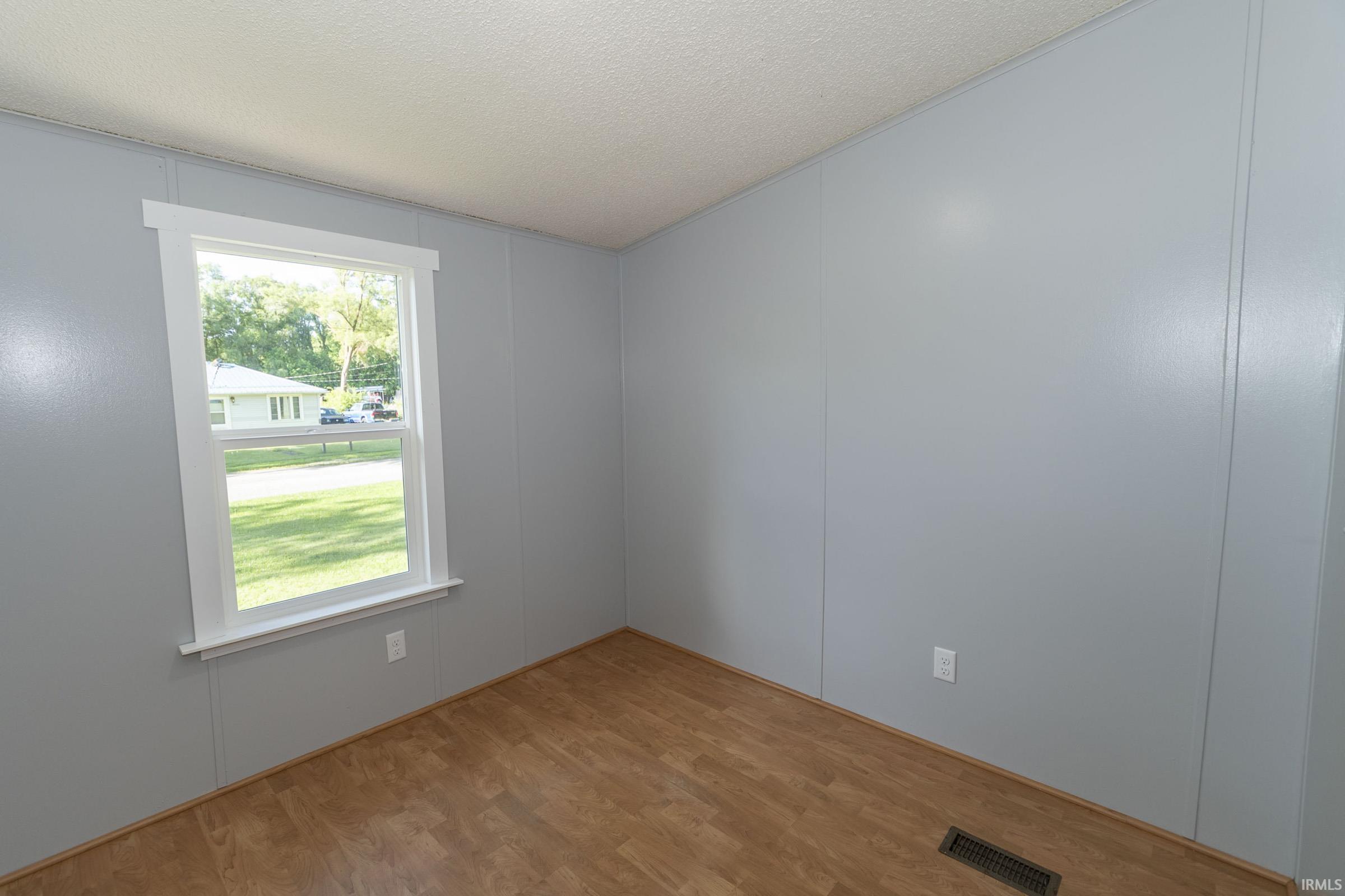 30343 Wolf Avenue Elkhart IN 46516