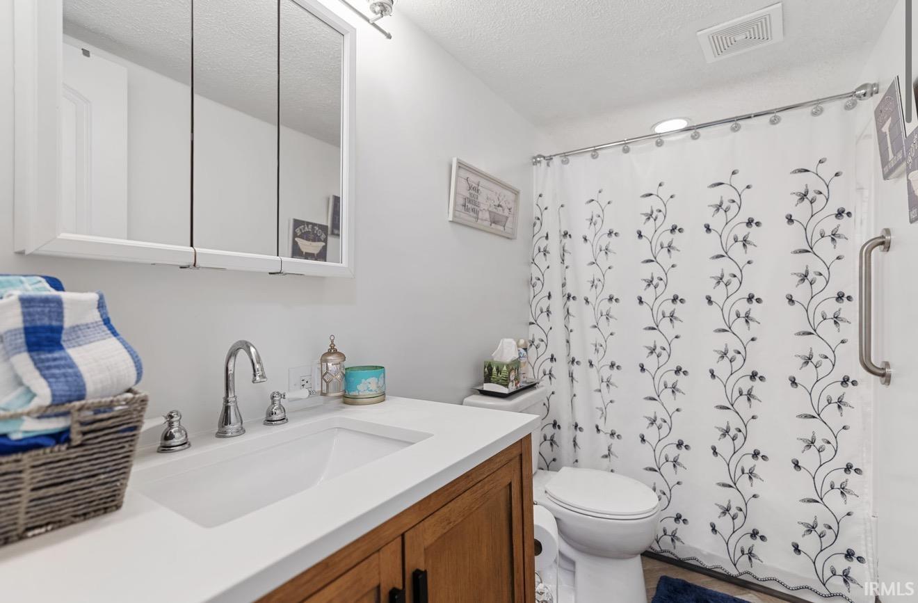 3395 W Crystal Lake Road Warsaw IN 46580