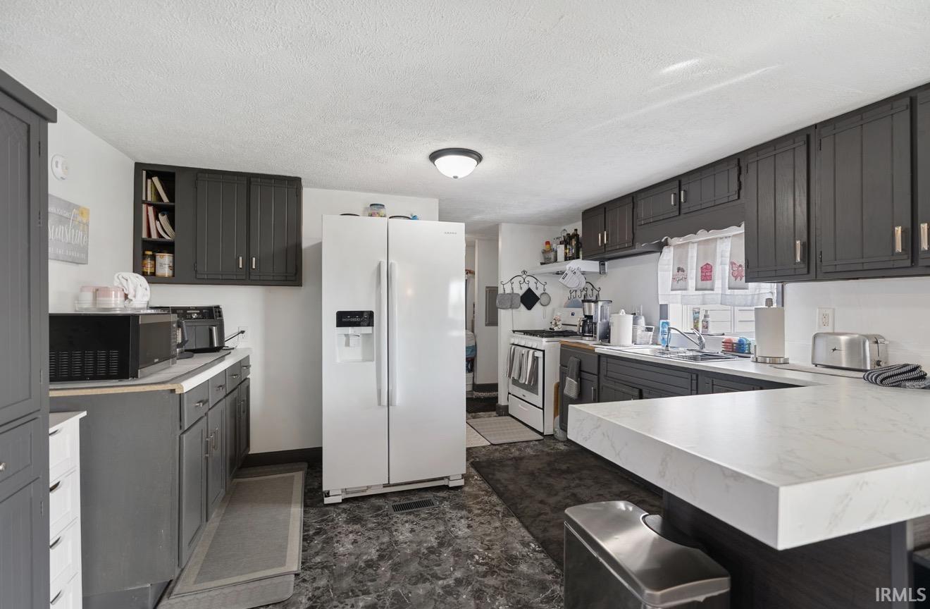 3395 W Crystal Lake Road Warsaw IN 46580