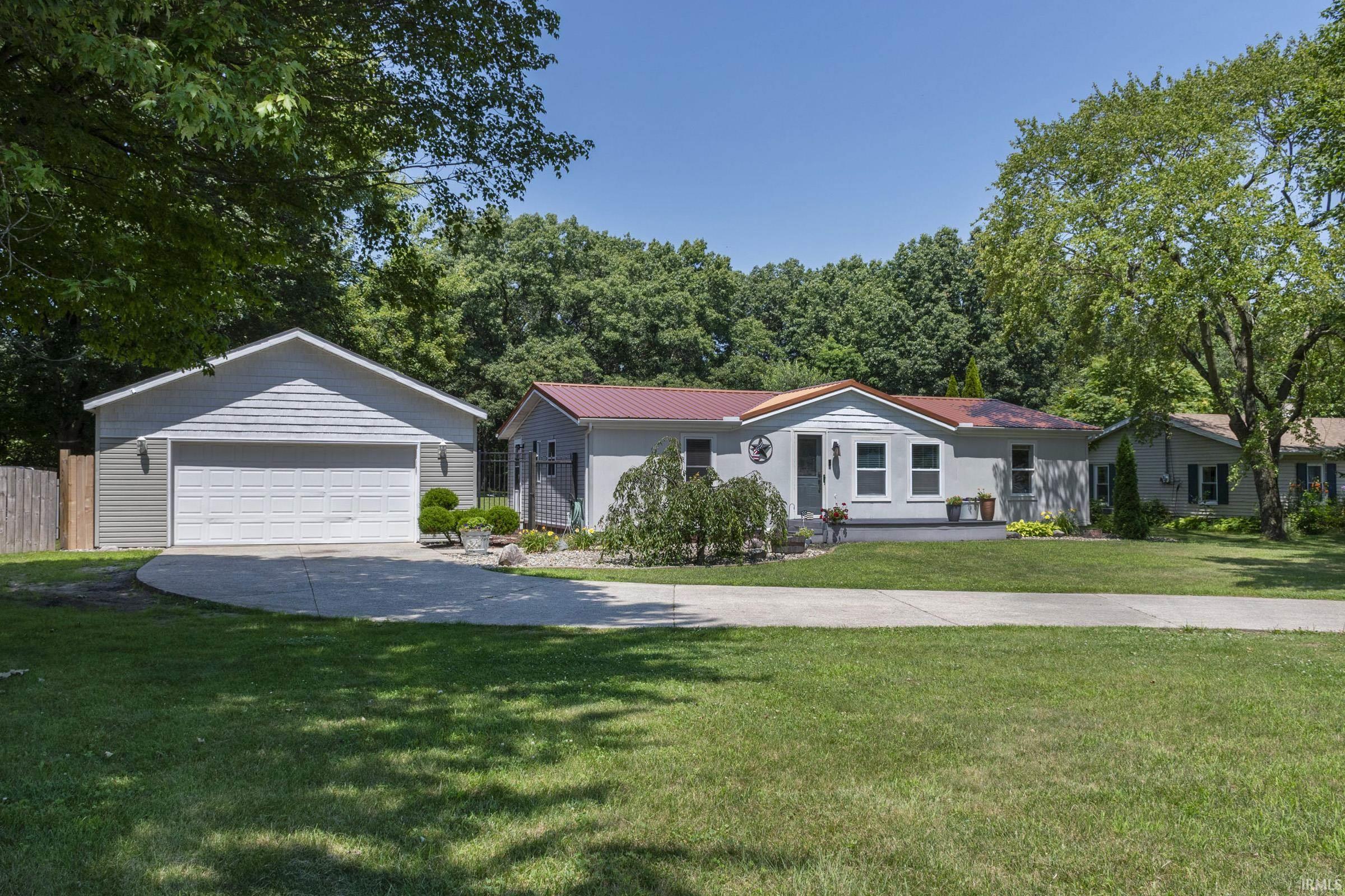 27683 Plainfield Drive Elkhart IN 46514