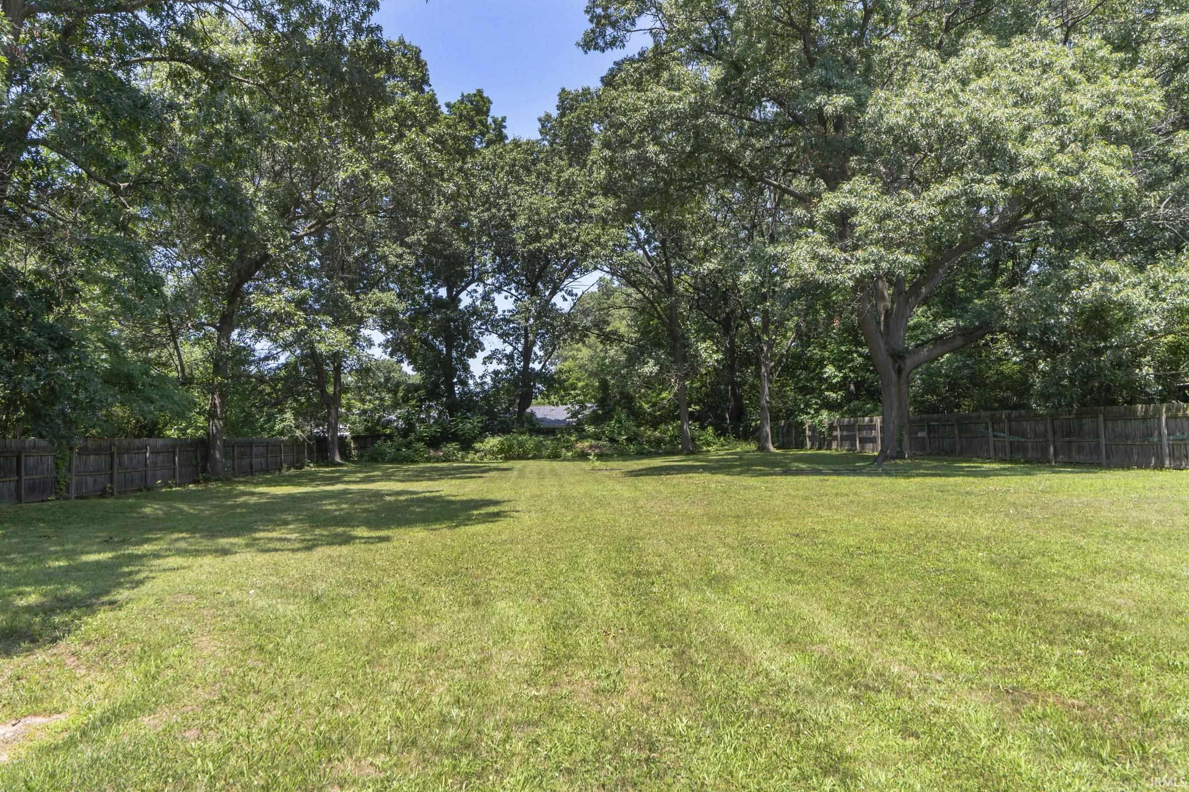 27683 Plainfield Drive Elkhart IN 46514