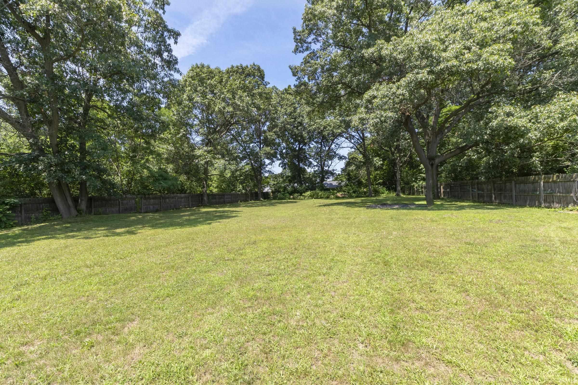 27683 Plainfield Drive Elkhart IN 46514