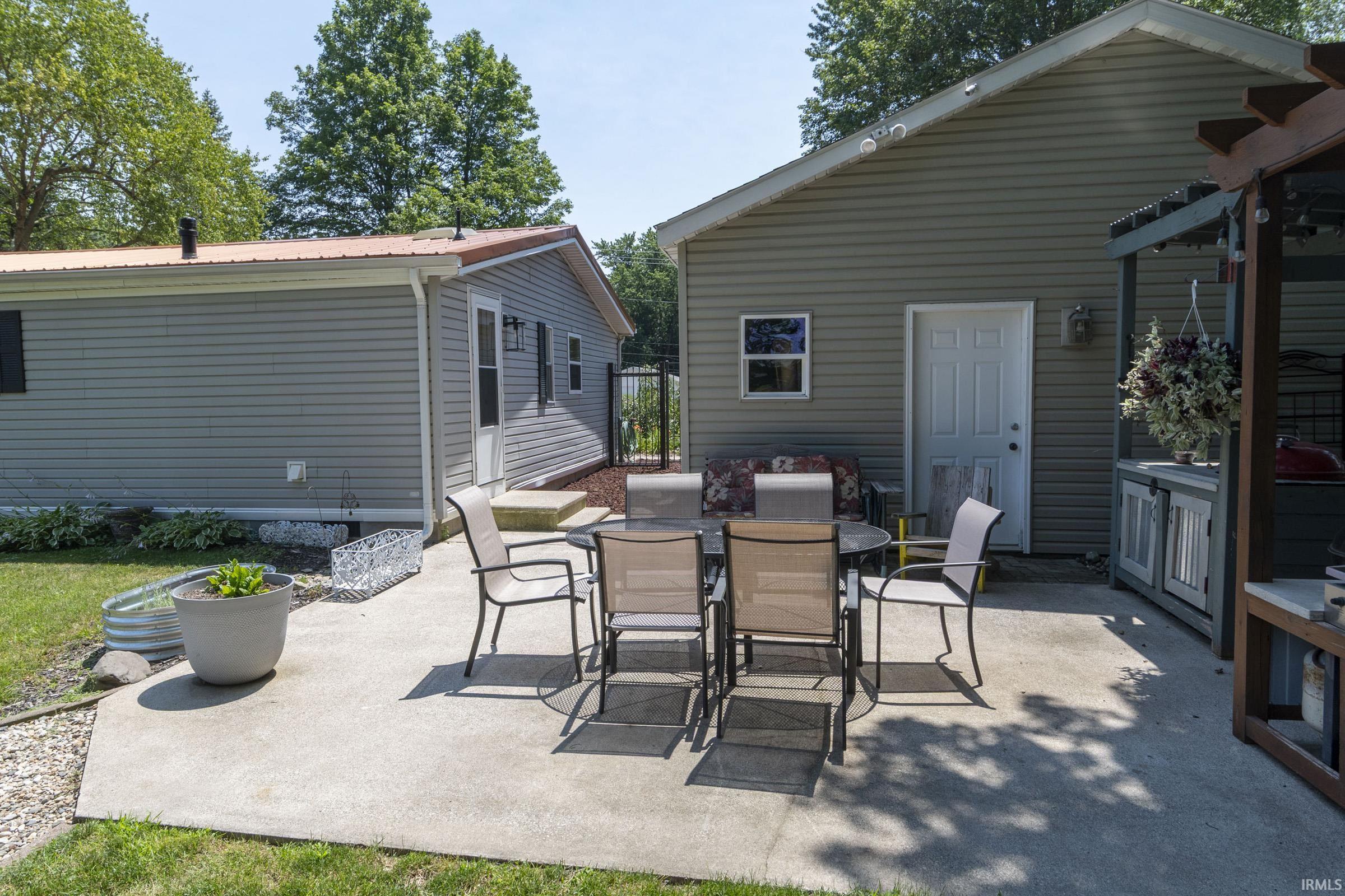 27683 Plainfield Drive Elkhart IN 46514