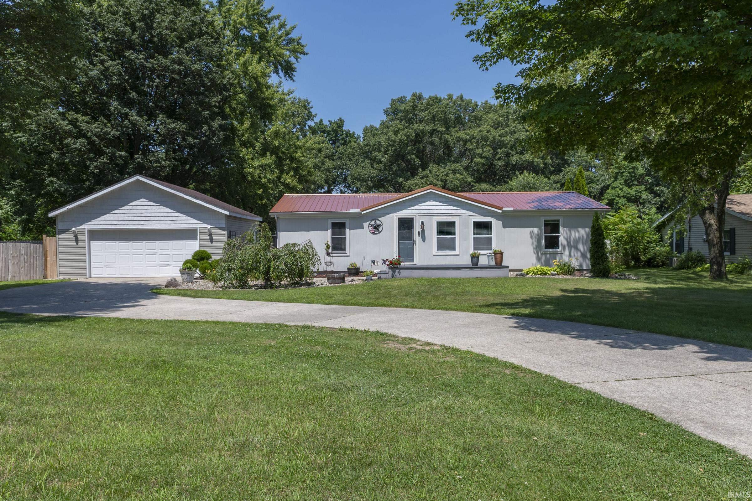 27683 Plainfield Drive Elkhart IN 46514