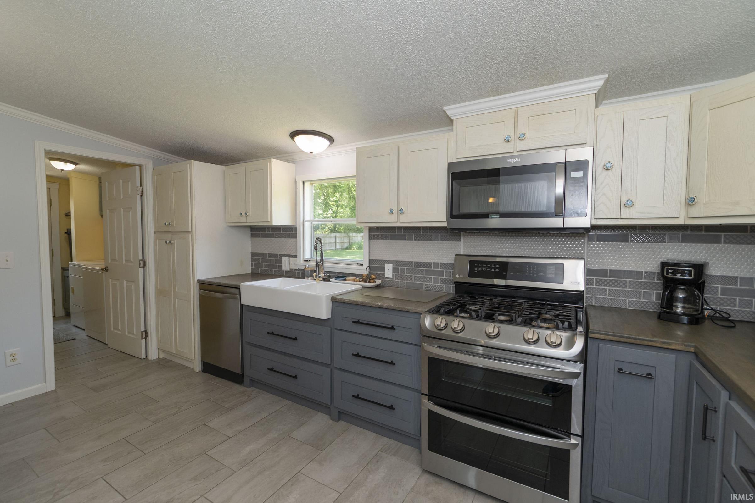 27683 Plainfield Drive Elkhart IN 46514