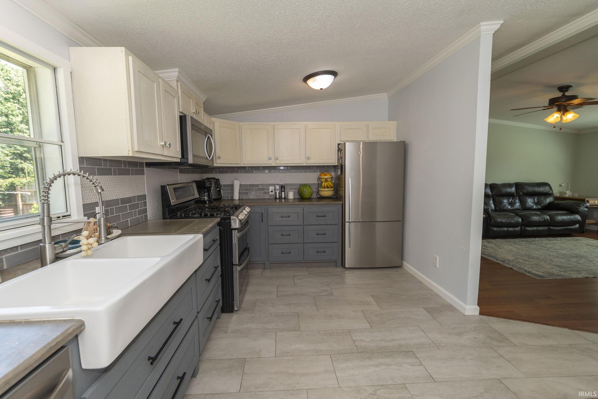 27683 Plainfield Drive Elkhart IN 46514