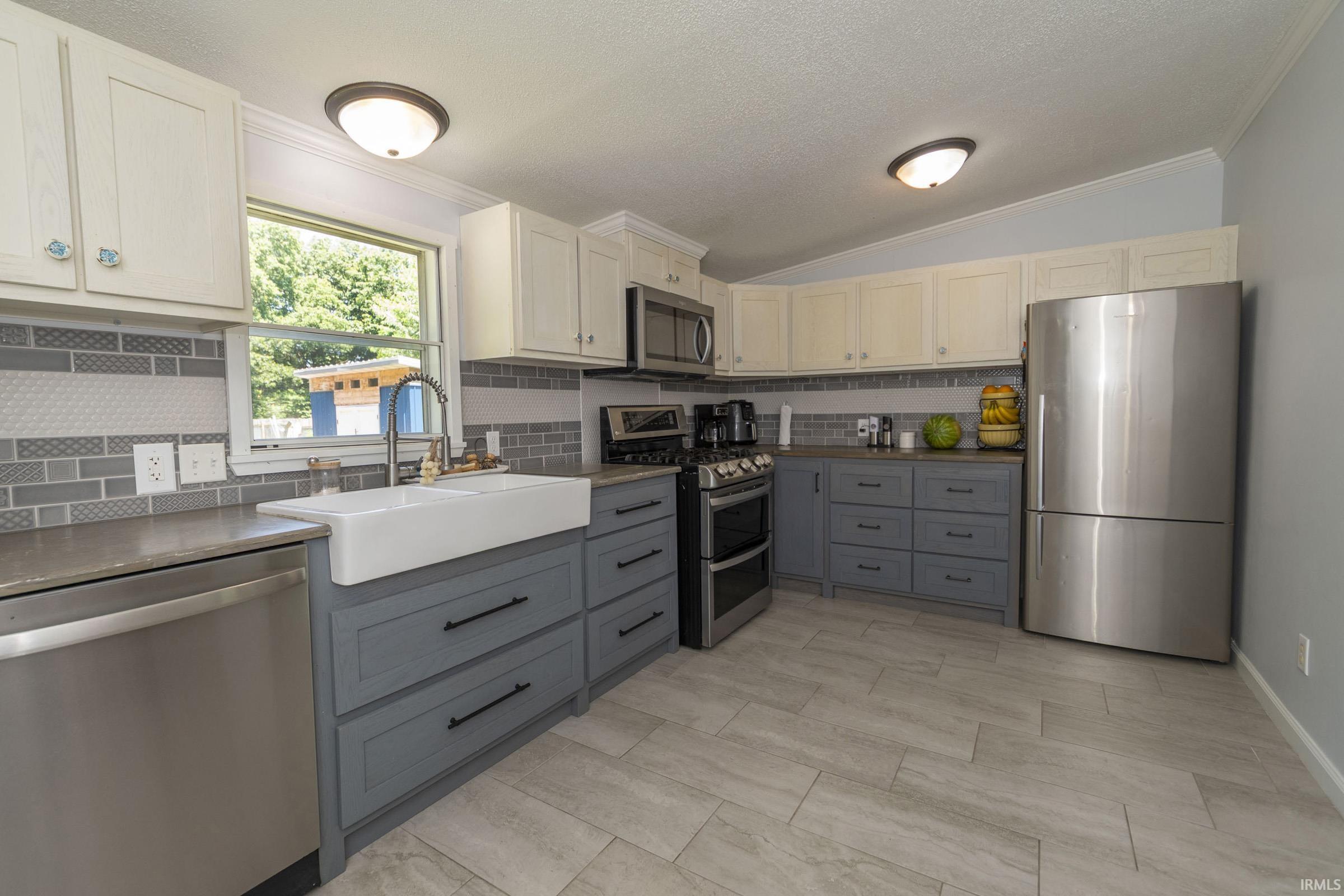 27683 Plainfield Drive Elkhart IN 46514