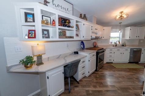 812 S Lakeside Drive Syracuse IN 46567