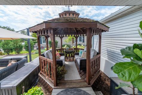 812 S Lakeside Drive Syracuse IN 46567