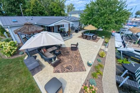 812 S Lakeside Drive Syracuse IN 46567