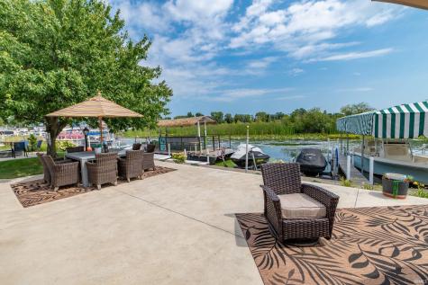 812 S Lakeside Drive Syracuse IN 46567