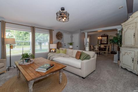 812 S Lakeside Drive Syracuse IN 46567