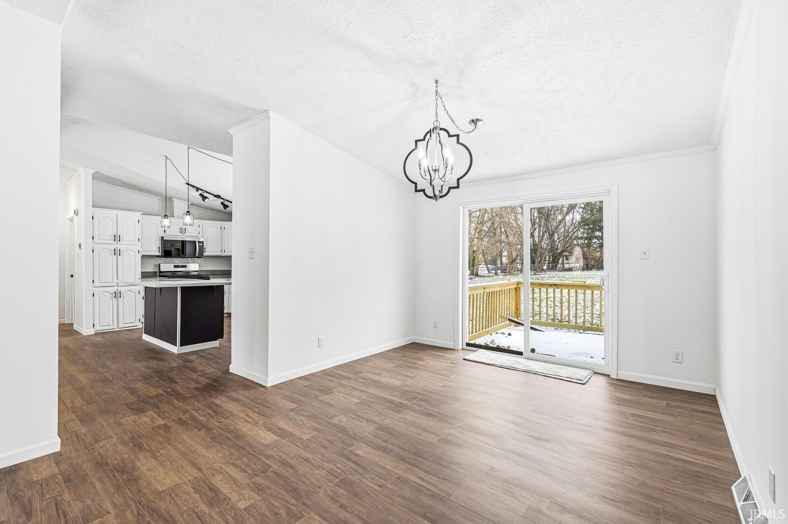 1628 S Spring Street Mishawaka IN 46544