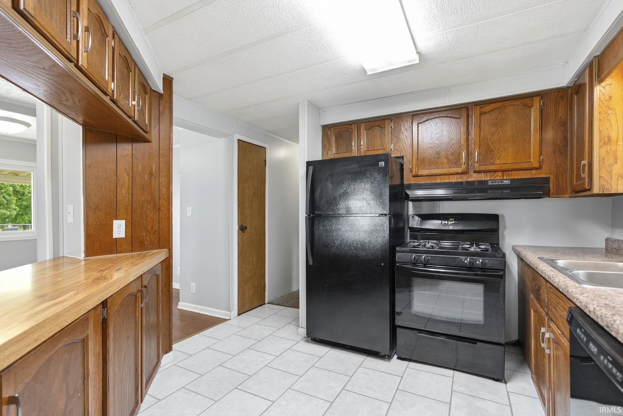 1047 E Smith Street Warsaw IN 46580