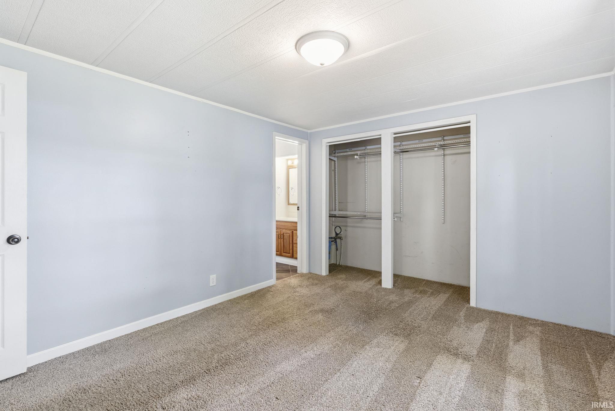 1047 E Smith Street Warsaw IN 46580